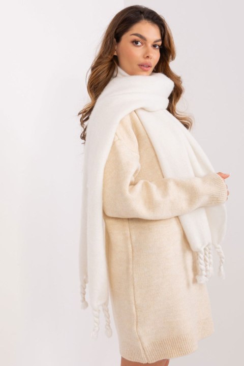 Szalik Model AT-SZ-2313502.47P Ecru - AT AT Szalik Model AT-SZ-2313502.47P Ecru - AT AT