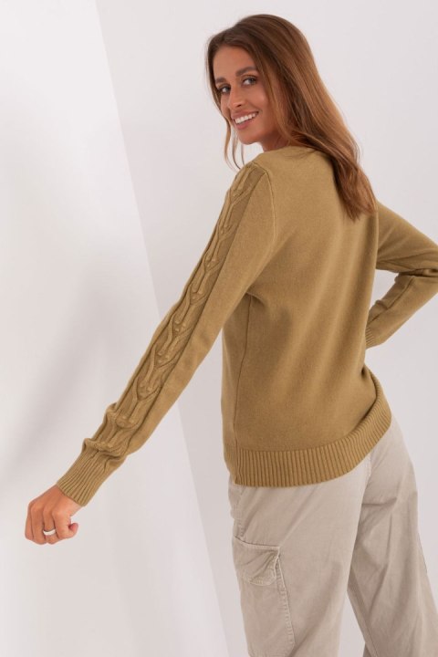 Sweter Damski Model AT-SW-2329.98P Oliwka - AT AT Sweter Damski Model AT-SW-2329.98P Oliwka - AT AT