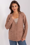 Sweter Damski Model AT-SW-2358.31 Light Brown - AT AT Sweter Damski Model AT-SW-2358.31 Light Brown - AT AT