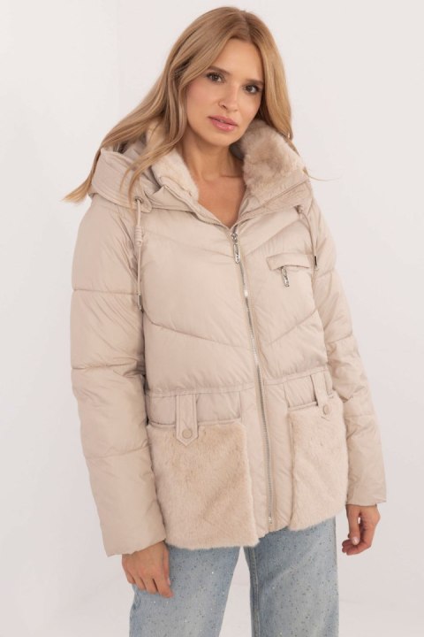 Kurtka Damska Model MBM-KR-2637.31P Beige - MBM MBM Kurtka Damska Model MBM-KR-2637.31P Beige - MBM MBM