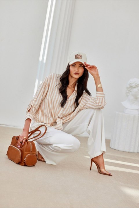 Koszula Damska Model Nadia BEZ BLU0199 Beige - Roco Fashion Roco Fashion Koszula Damska Model Nadia BEZ BLU0199 Beige - Roco Fashion Roco Fashion