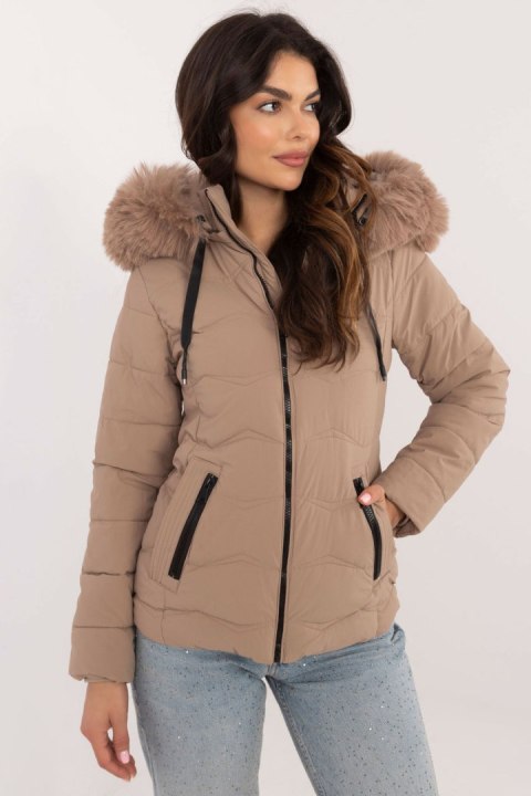 Kurtka Damska Model SK-KR-HH-2404.11P Beige - Factory Price Factory Price Kurtka Damska Model SK-KR-HH-2404.11P Beige - Factory Price Factory Price