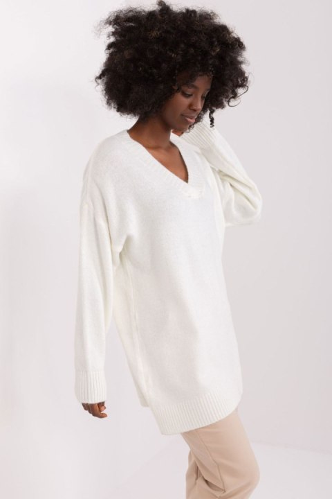 Sweter Damski Model BA-SW-0577.36X Ecru - Badu Badu Sweter Damski Model BA-SW-0577.36X Ecru - Badu Badu