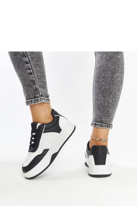 Biało-czarne sneakersy na grubszej podeszwie Rumai - Solea Solea Biało-czarne sneakersy na grubszej podeszwie Rumai - Solea Solea