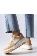 Beżowe sneakersy zdobione tłoczeniem Paré - Solea Solea Beżowe sneakersy zdobione tłoczeniem Paré - Solea Solea