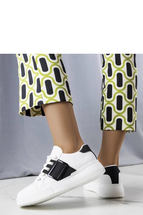 Białe sneakersy zdobione czarną klamerką Erin - Solea Solea Białe sneakersy zdobione czarną klamerką Erin - Solea Solea