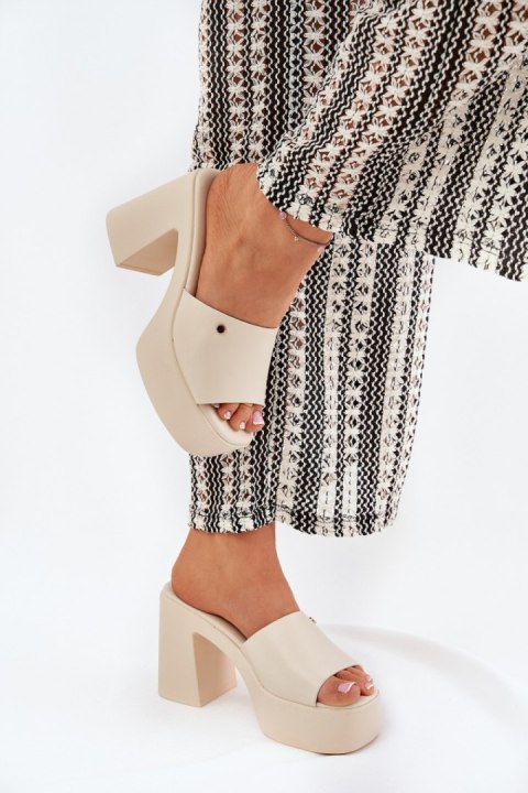Sandał Klapki Model Tamirella 218-2 Light Beige - Step in style Step in style Sandał Klapki Model Tamirella 218-2 Light Beige - Step in style Step in style