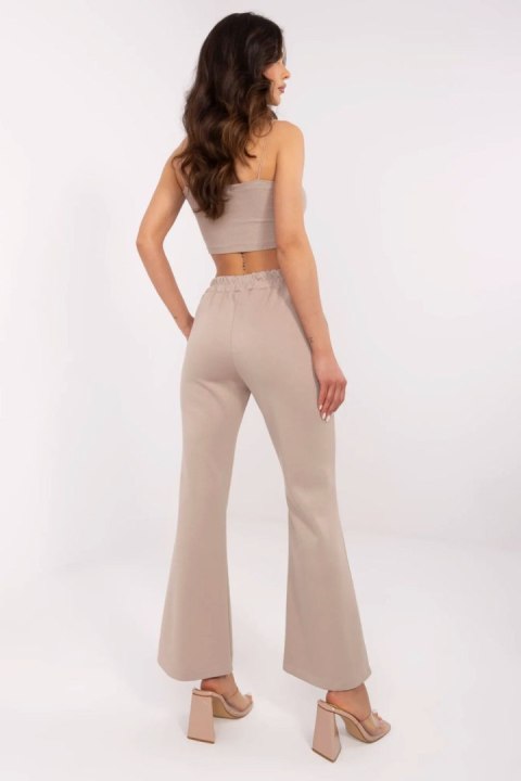 Spodnie Dresowe Model DHJ-SP-20518.12 Beige - Italy Moda Italy Moda Spodnie Dresowe Model DHJ-SP-20518.12 Beige - Italy Moda Italy Moda