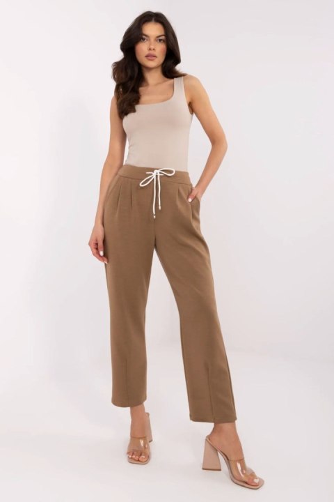 Spodnie Dresowe Model DHJ-SP-20523.66P Light Brown - Italy Moda Italy Moda Spodnie Dresowe Model DHJ-SP-20523.66P Light Brown - Italy Moda Italy Moda