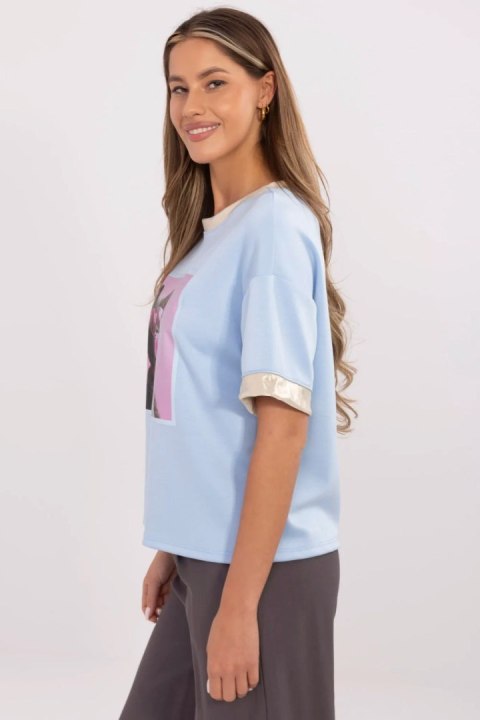 Bluzka Model MI-BZ-M61771.81 Light Blue - Italy Moda Italy Moda Bluzka Model MI-BZ-M61771.81 Light Blue - Italy Moda Italy Moda