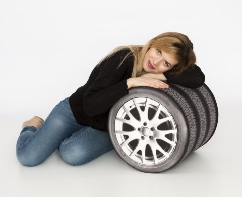 Okrągła pufa dekoracyjna - TYRES Okrągła pufa dekoracyjna - TYRES