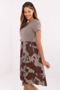 Sukienka Model DHJ-SK-253701.80 Dark Beige - Italy Moda Italy Moda Sukienka Model DHJ-SK-253701.80 Dark Beige - Italy Moda Italy Moda